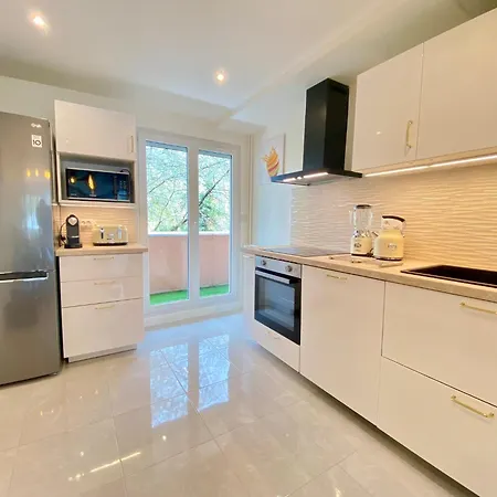 Lejlighed Le Cocon Urbain - Modern 4br With Free Parking, High-speed Wifi, Quick Access To A6 & N7 Courcouronnes