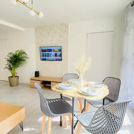 Lejlighed Le Cocon Urbain - Modern 4br With Free Parking, High-speed Wifi, Quick Access To A6 & N7 *