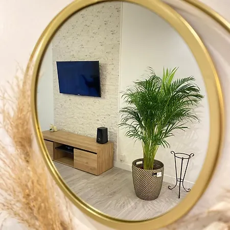 Lejlighed Le Cocon Urbain - Modern 4br With Free Parking, High-speed Wifi, Quick Access To A6 & N7 Courcouronnes