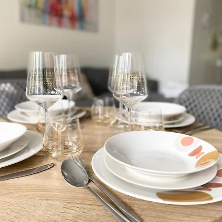 Le Cocon Urbain - Modern 4br With Free Parking, High-speed Wifi, Quick Access To A6 & N7