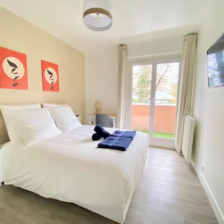 Lejlighed Le Cocon Urbain - Modern 4br With Free Parking, High-speed Wifi, Quick Access To A6 & N7 *