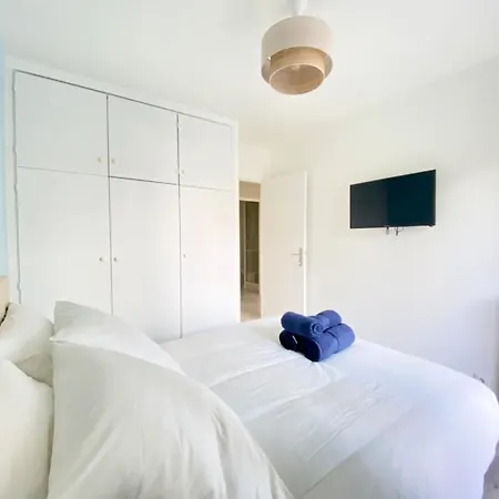 Lejlighed Le Cocon Urbain - Modern 4br With Free Parking, High-speed Wifi, Quick Access To A6 & N7 Courcouronnes